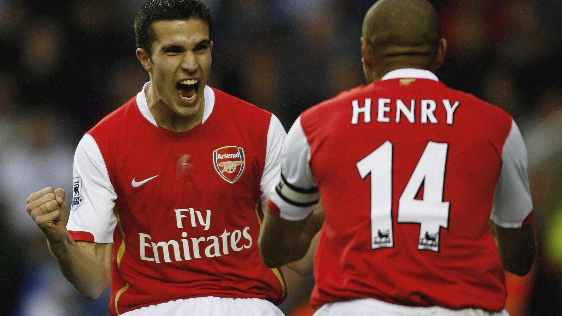 赛场内外：激烈比拼的战术分析与战役点评，战术对打